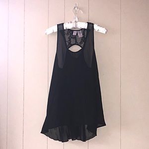 ✨Flowy Black Sheer Tank Top✨